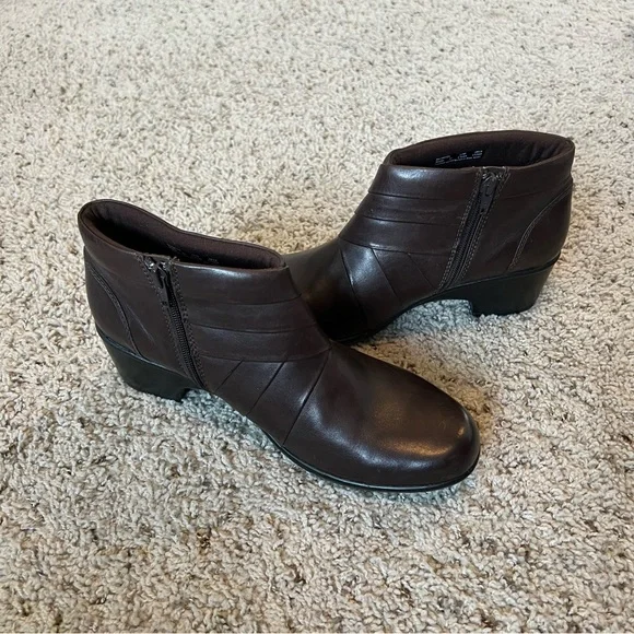 Clarks Ankle Boots brown - Picture 2 of 4